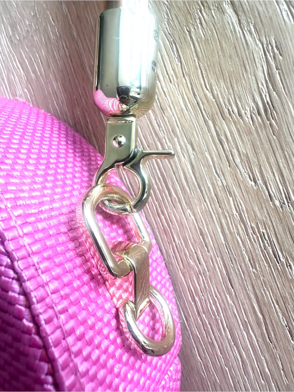 Round Mini-Bag with Bamboo Handle
Perfect for Summer - Picture 4 of 8